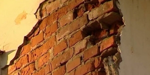 Межкомнатная стена рухнула в жилом доме Ставрополя