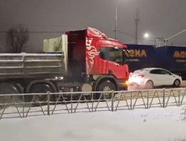 Движение фур ограничили из-за снегопада в двух округах Ставрополья