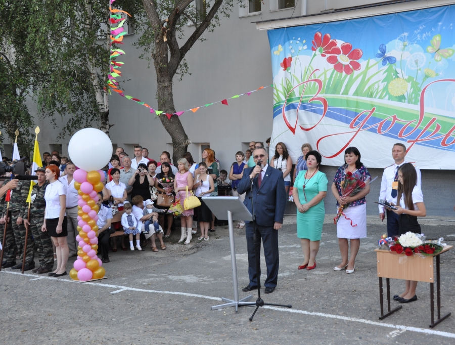 Главу Ставрополя произвели в почетные ученики 12-ой гимназии