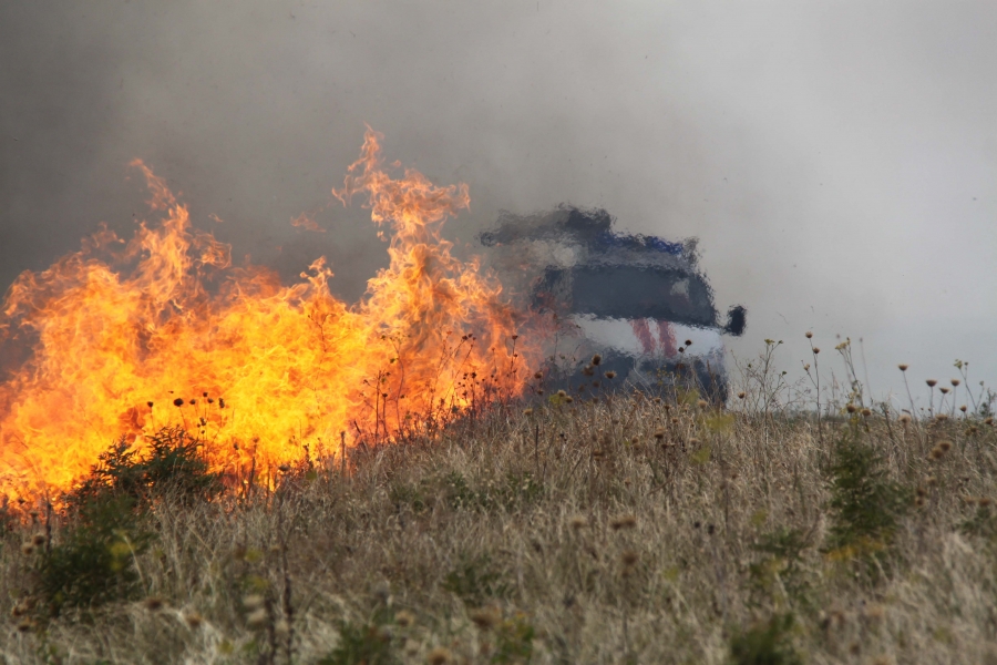 Пожарные в Ставрополе шесть часов тушили крупный ландшафтный пожар