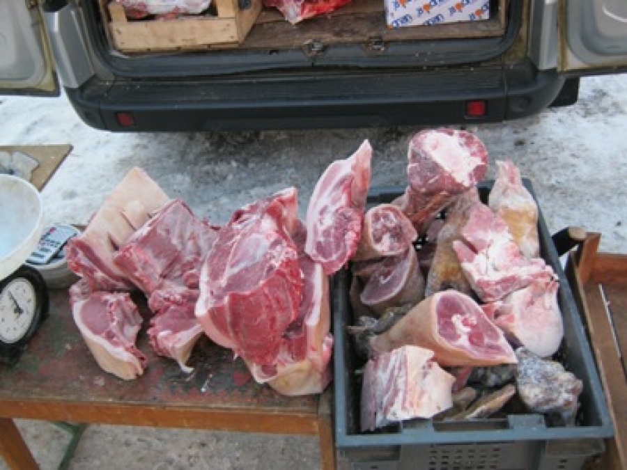 Мясо купить ставропольский. Стихийная торговля мясом. Несанкционированная торговля мясом. Незаконная торговля мясом.