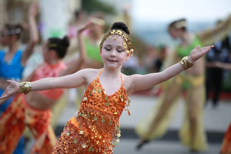 Школьники Пятигорска подарили городу карнавал