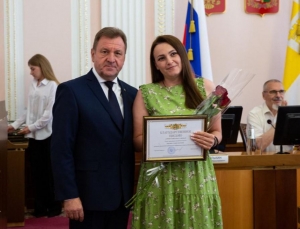Иван Ульянченко наградил лучших работников и ветеранов сферы торговли Ставрополя