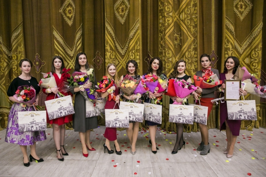 В Ставрополе «Женщины года» получили автомобили