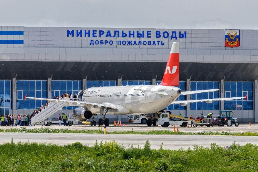 Минвод москва. Минвод москва. Минвод москва. Пятигорск аэропорт. Азимут авиакомпания калуга.