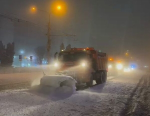 В Ставрополе коммунальщики всю ночь расчищали улицы от снега