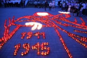 Школьники Ставрополя зажгли свечи в память о выпускниках 1941 года